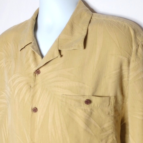 Tommy Bahama Men's Yellow / Green Palm Leaf Tropical Short Sleeve Button Down - Picture 3 of 8